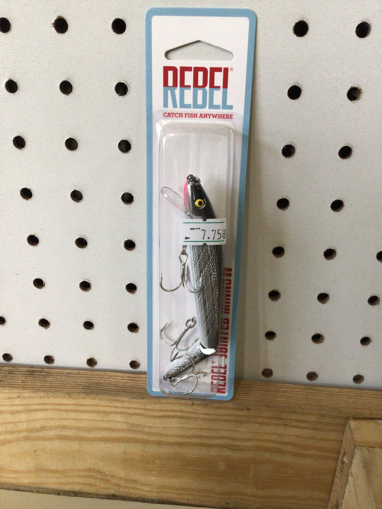 Rebel jointed minnow