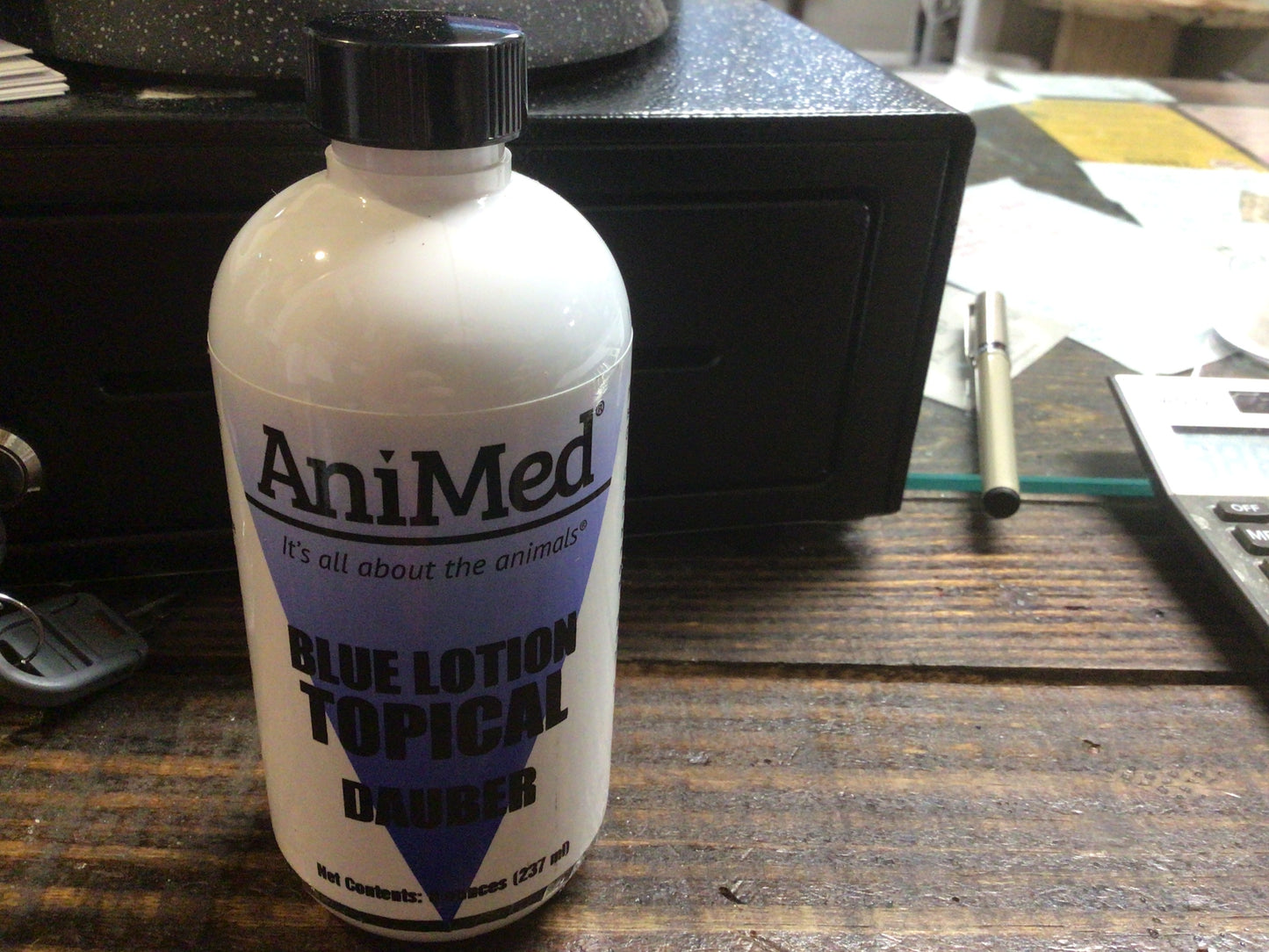 Blue lotion dauber