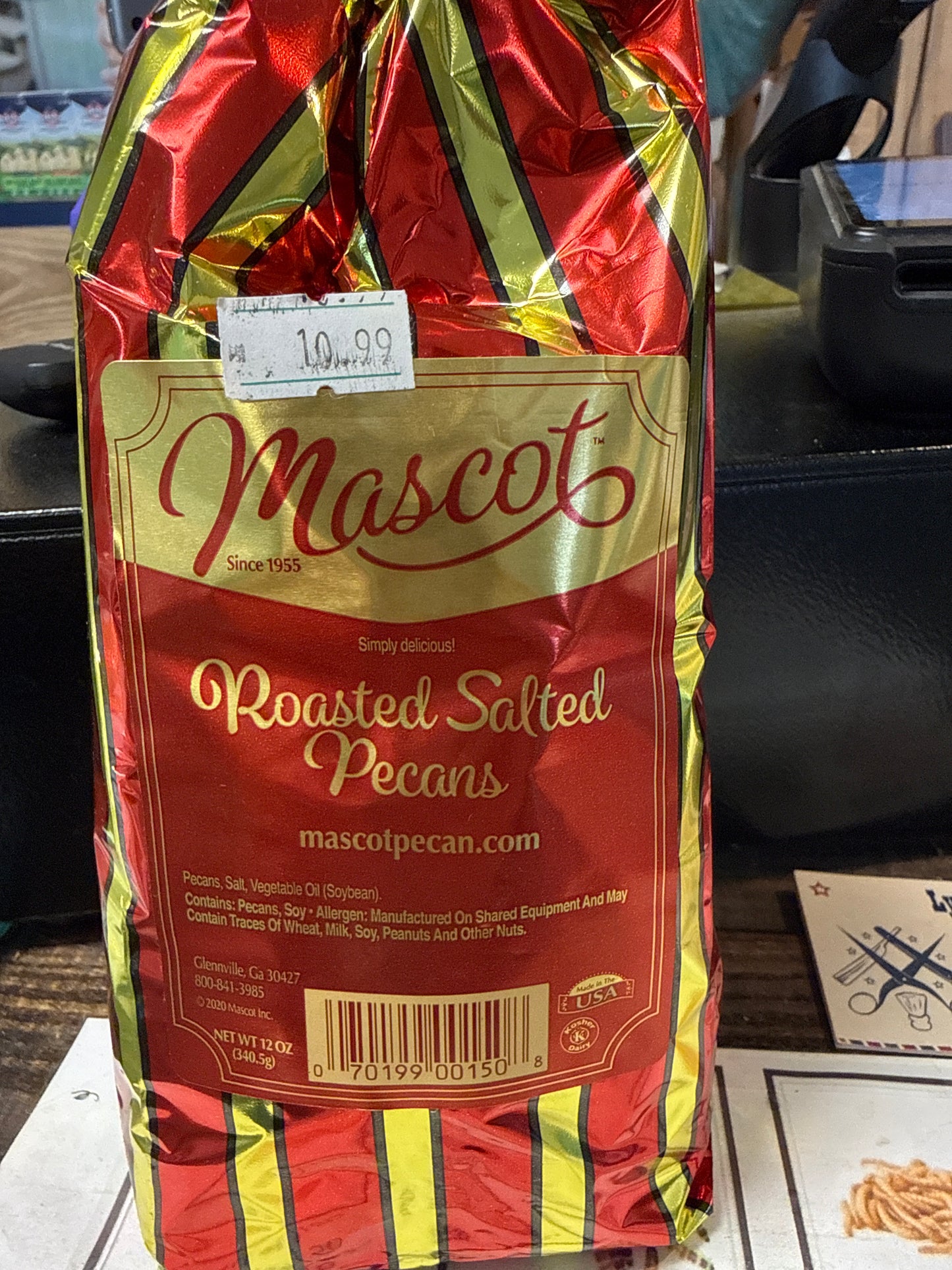 Mascot roasted salted pecans