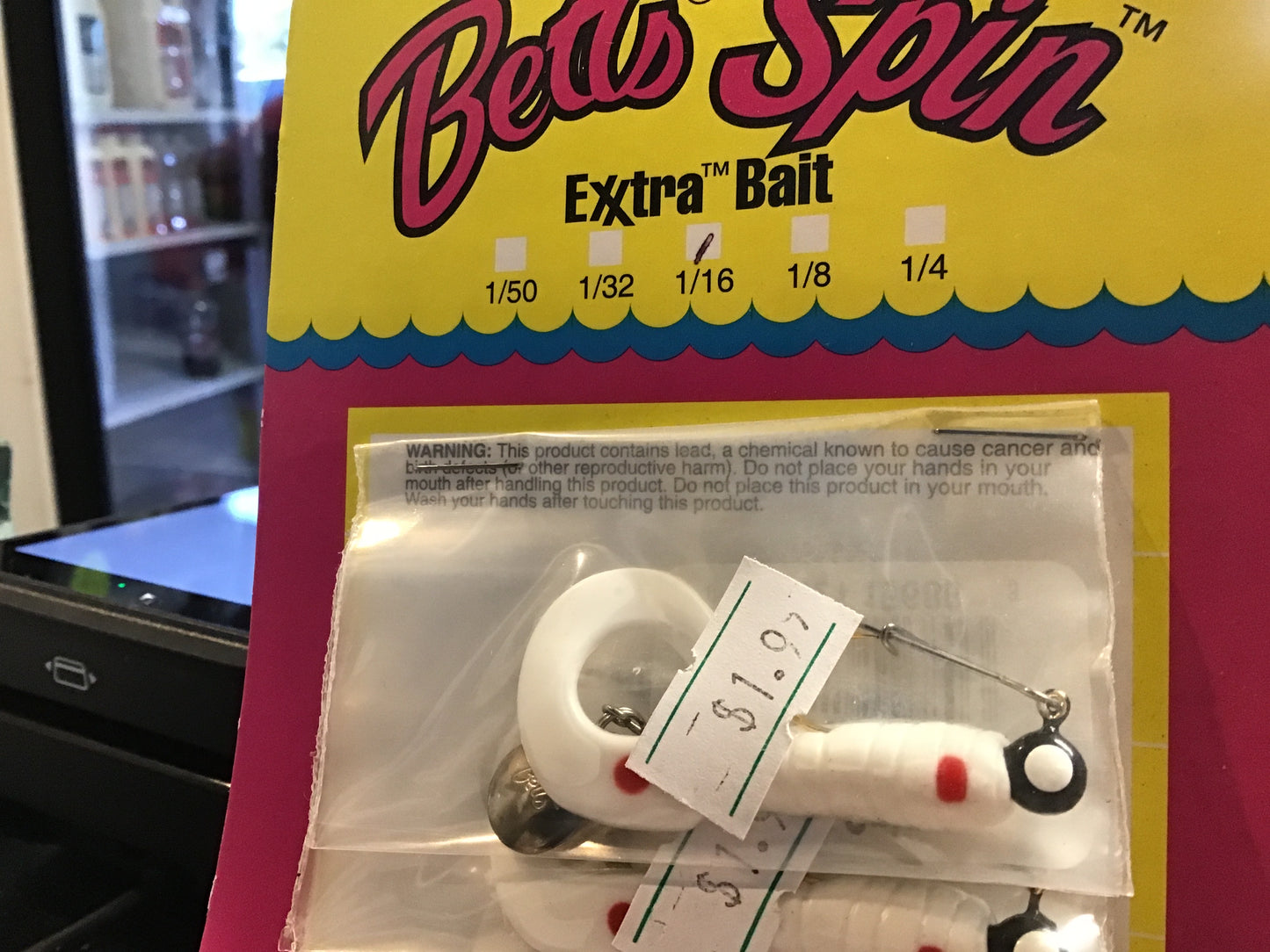 Betts spin curly tail white with red dot