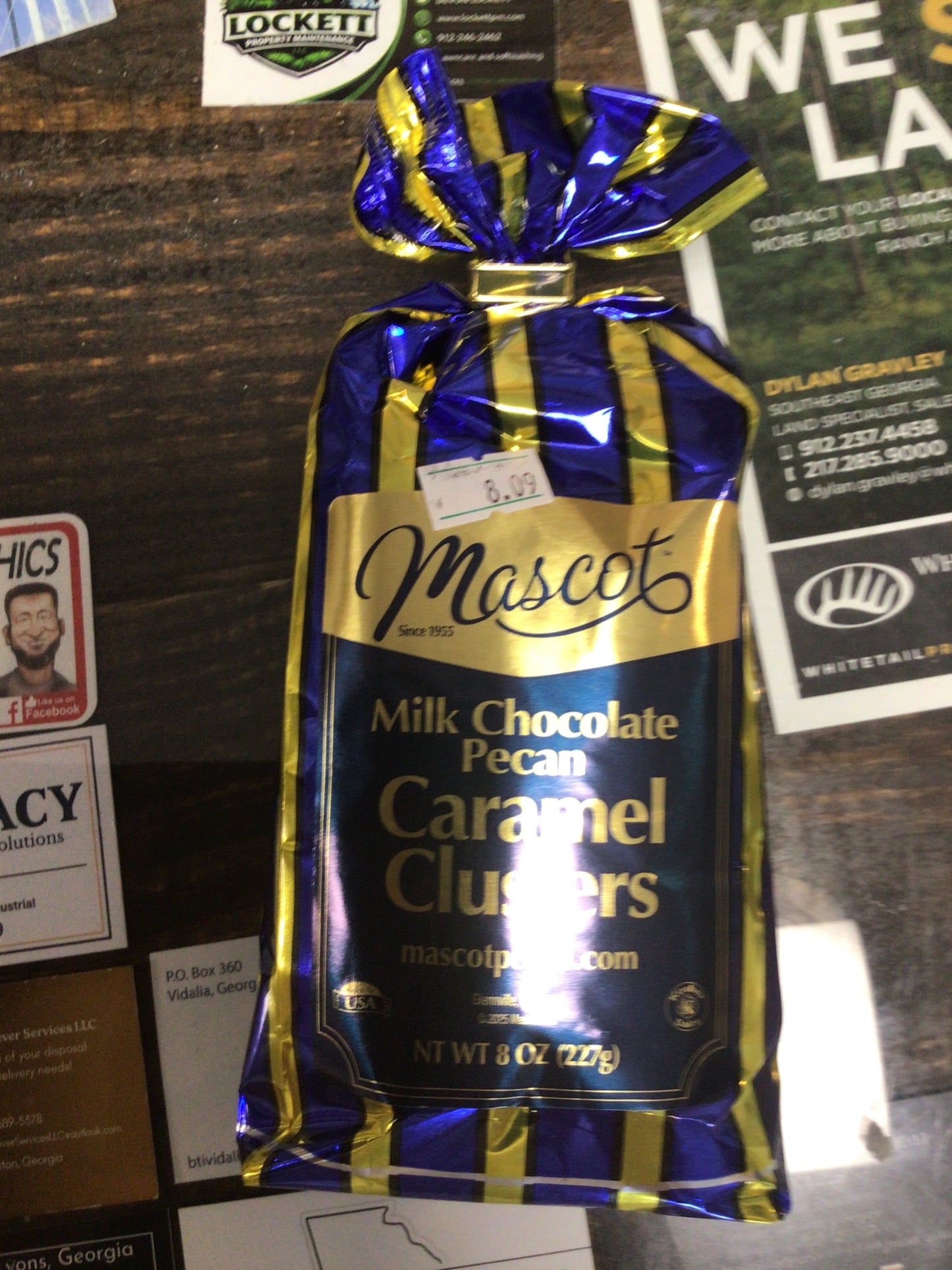Mascot milk chocolate pecan caramel clusters