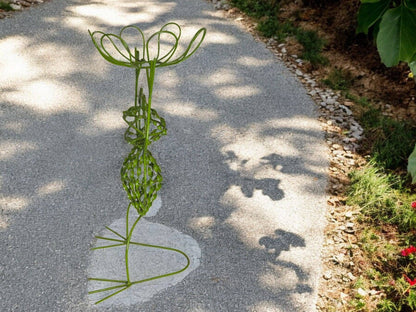 Twisted Metal Green Frog Plant Stand