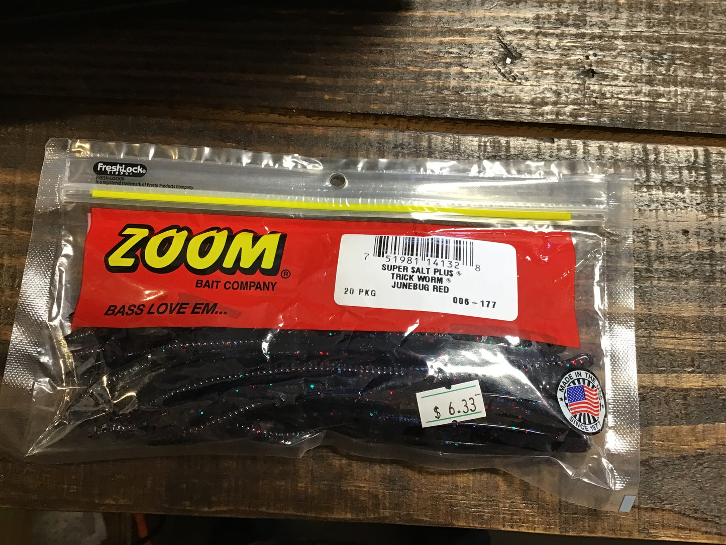 Zoom trick worm (junebug red)