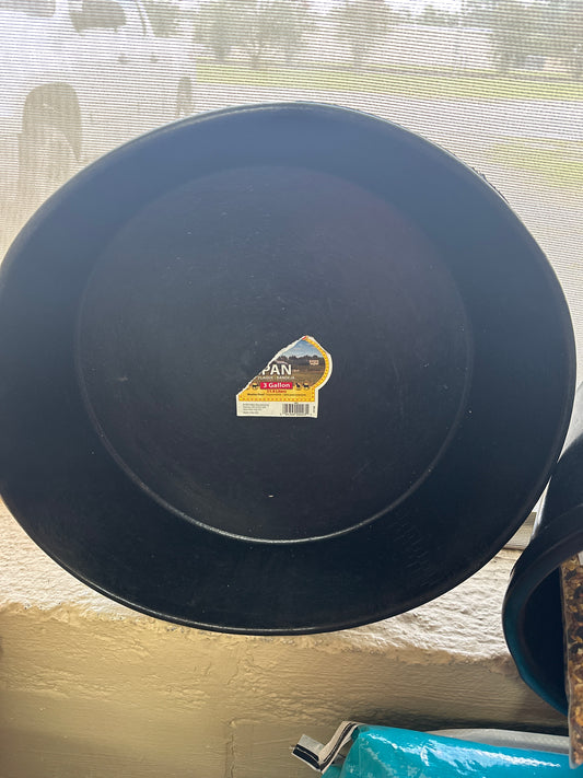 DuraFlex Rubber Feed Pan - 3 gallon