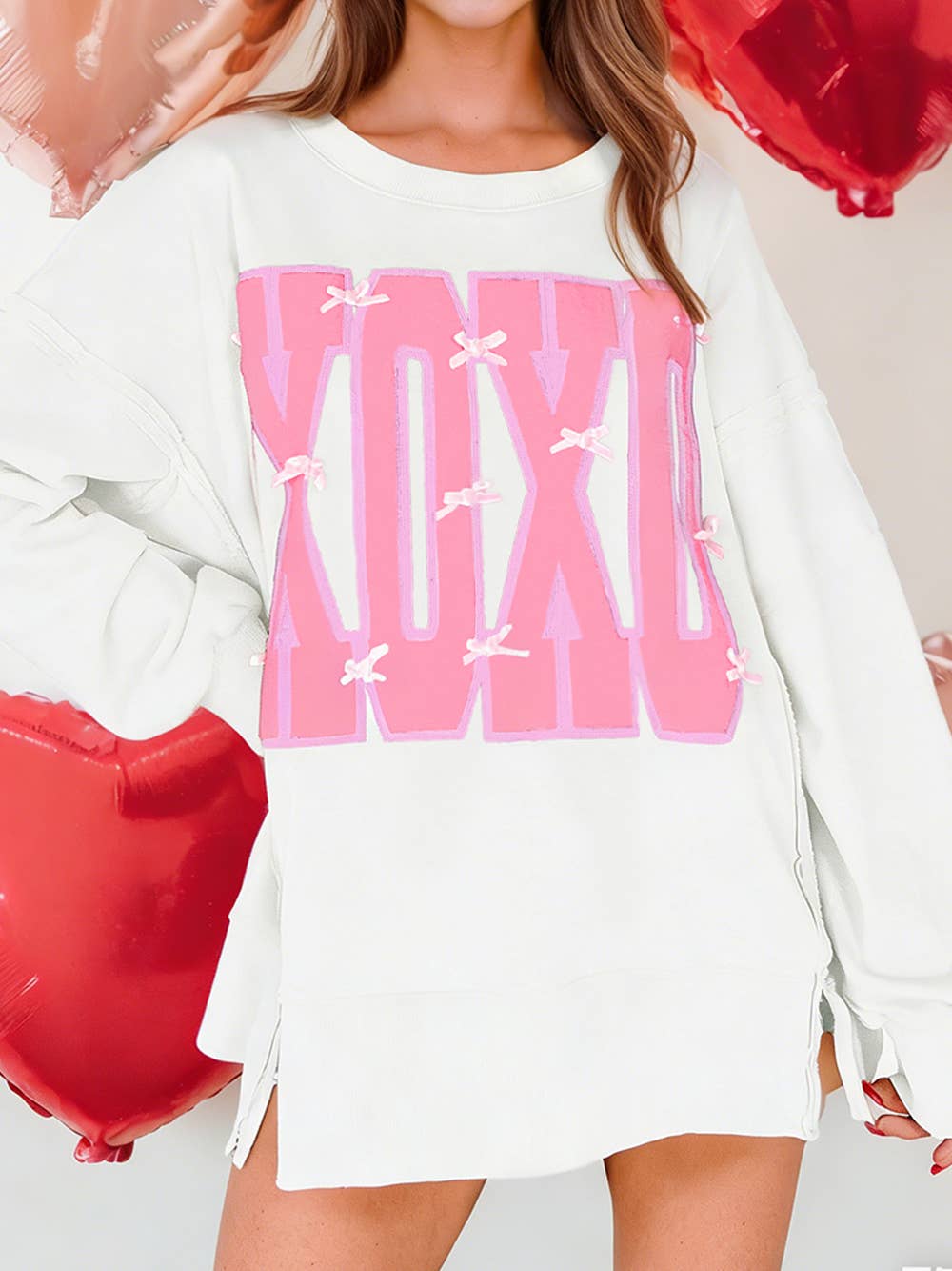 Bow Sequin XOXO Letter Graphic Exposed Seam Baggy Sweatshirt