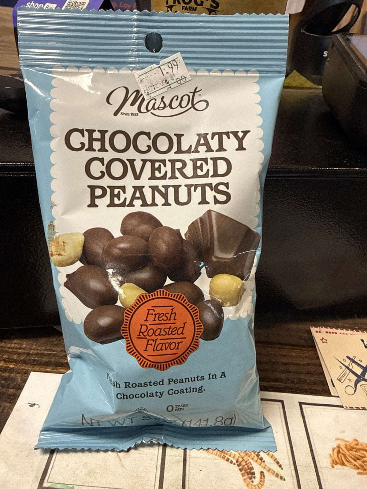 Mascot chocolaty covered peanuts