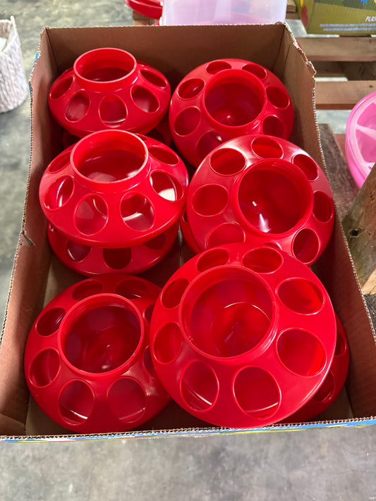 1 quart feeder base-plastic