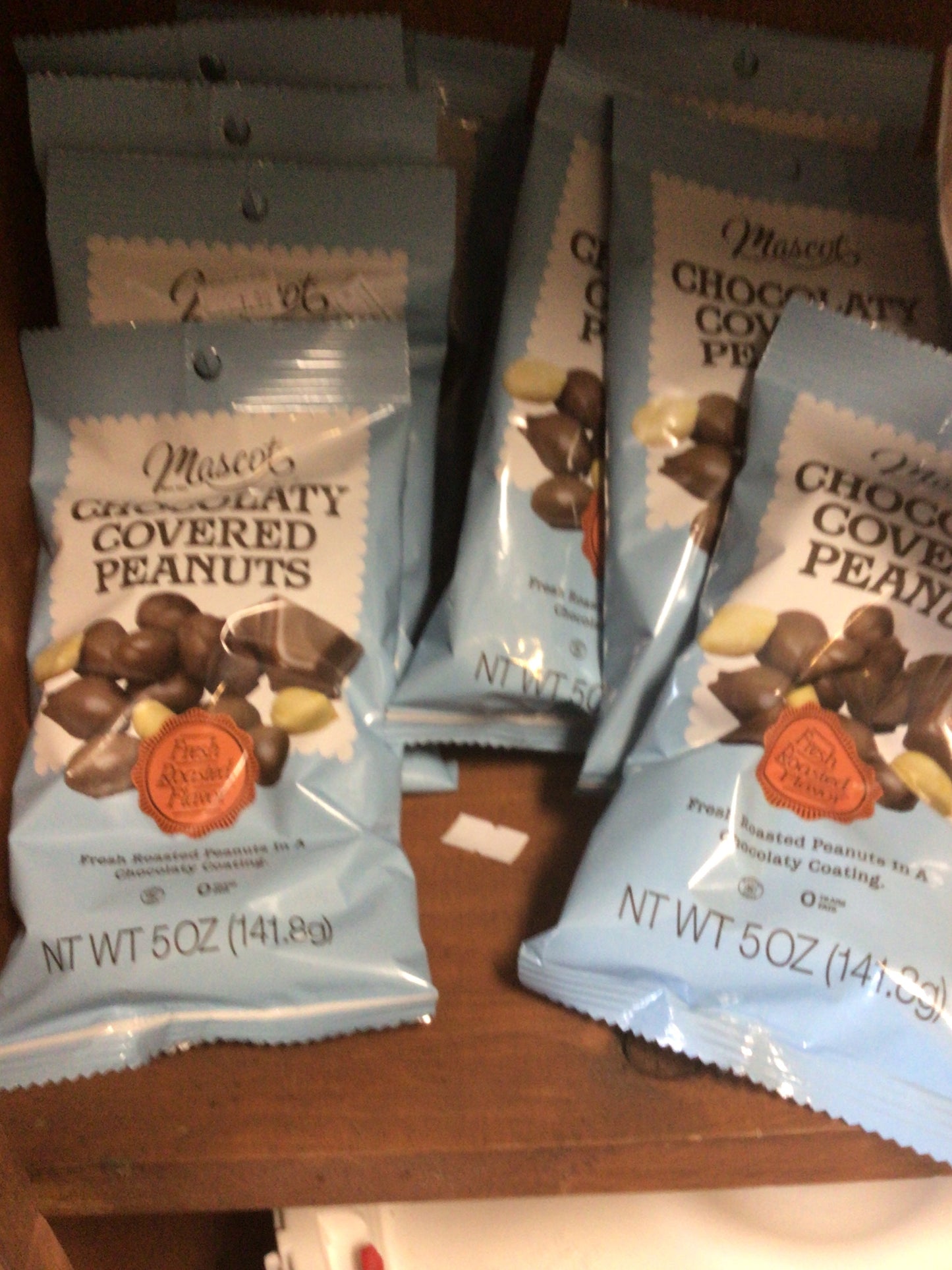 Mascot chocolaty covered peanuts